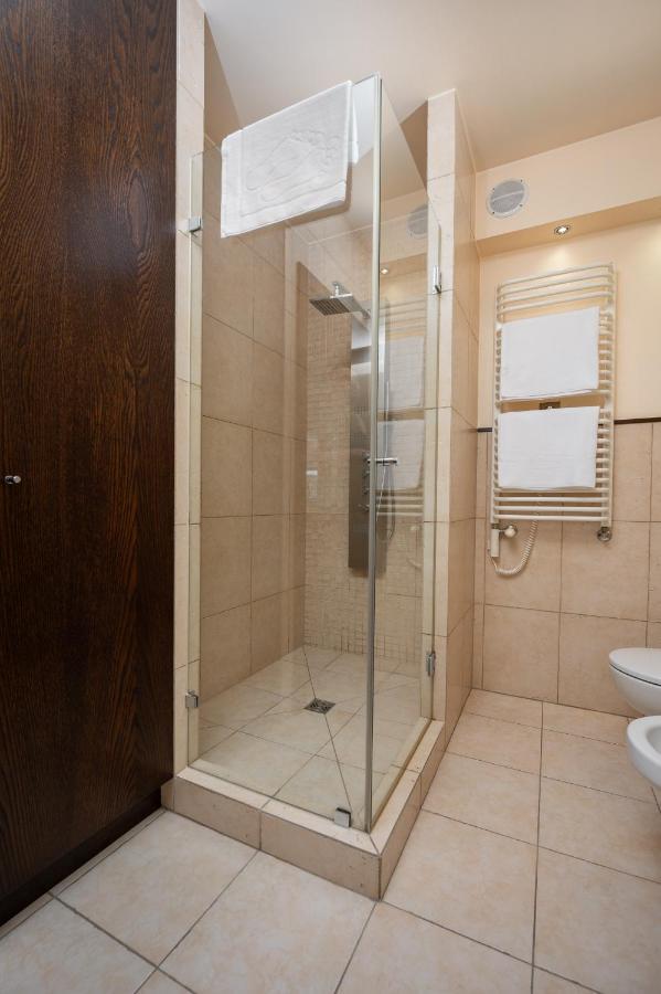 Bluszczanska Comfort Apartment Warschau Buitenkant foto